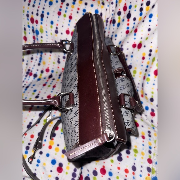 Dooney & Bourke - Picture 4 of 12